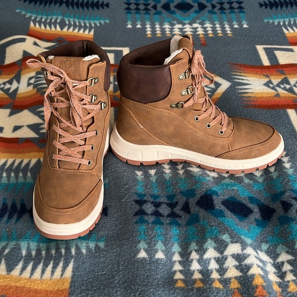 Roxy Alpine Collection winter boots - Picture 2 of 5